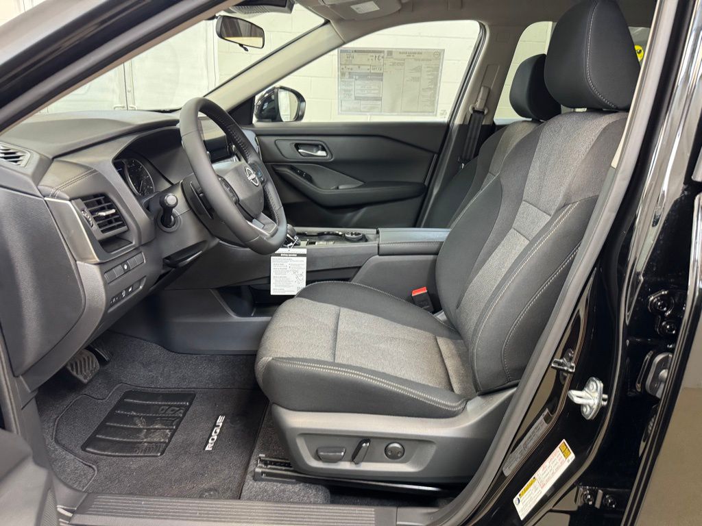 2026 Nissan Rogue SV - Photo 11