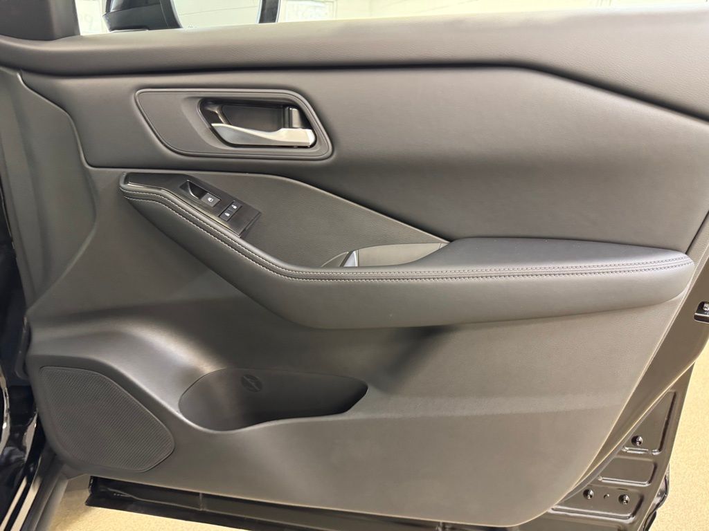 2026 Nissan Rogue SV - Photo 27