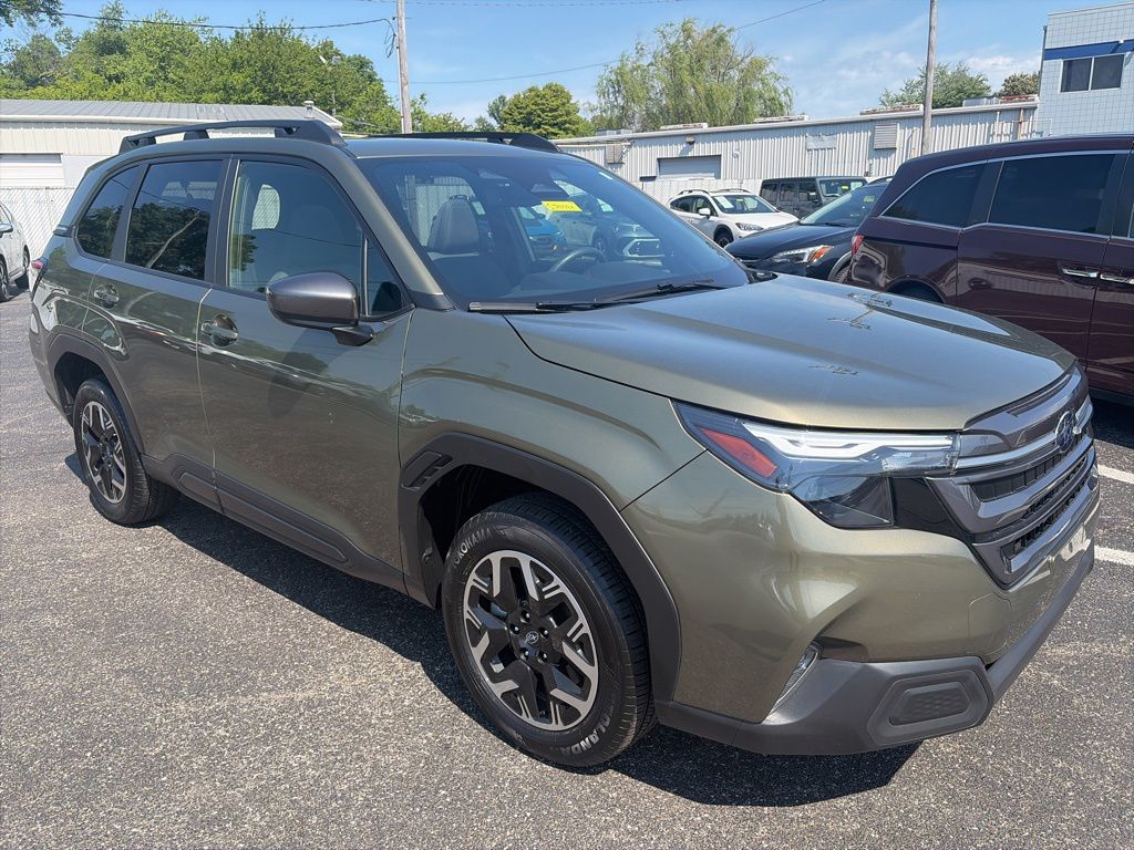 2025 Subaru Forester Premium's photo