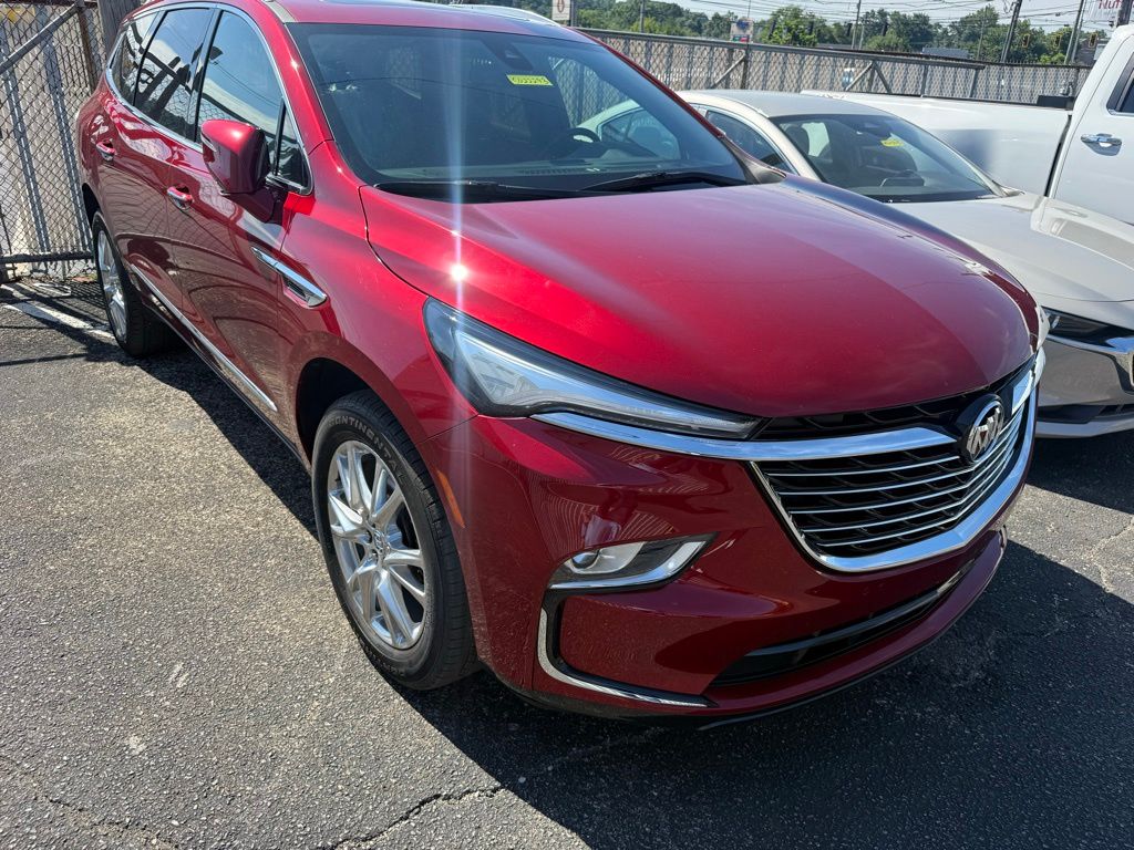 2023 Buick Enclave Essence's photo