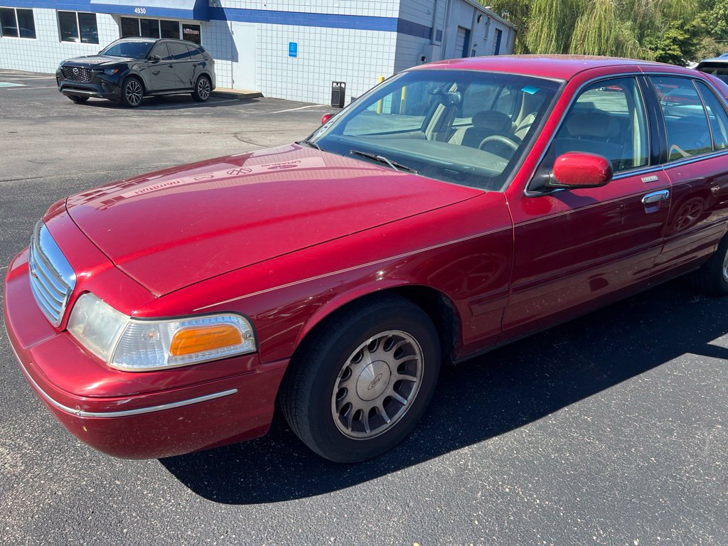 Used 1999 Ford Crown Victoria Base with VIN 2FAFP74W6XX102711 for sale in Louisville, KY