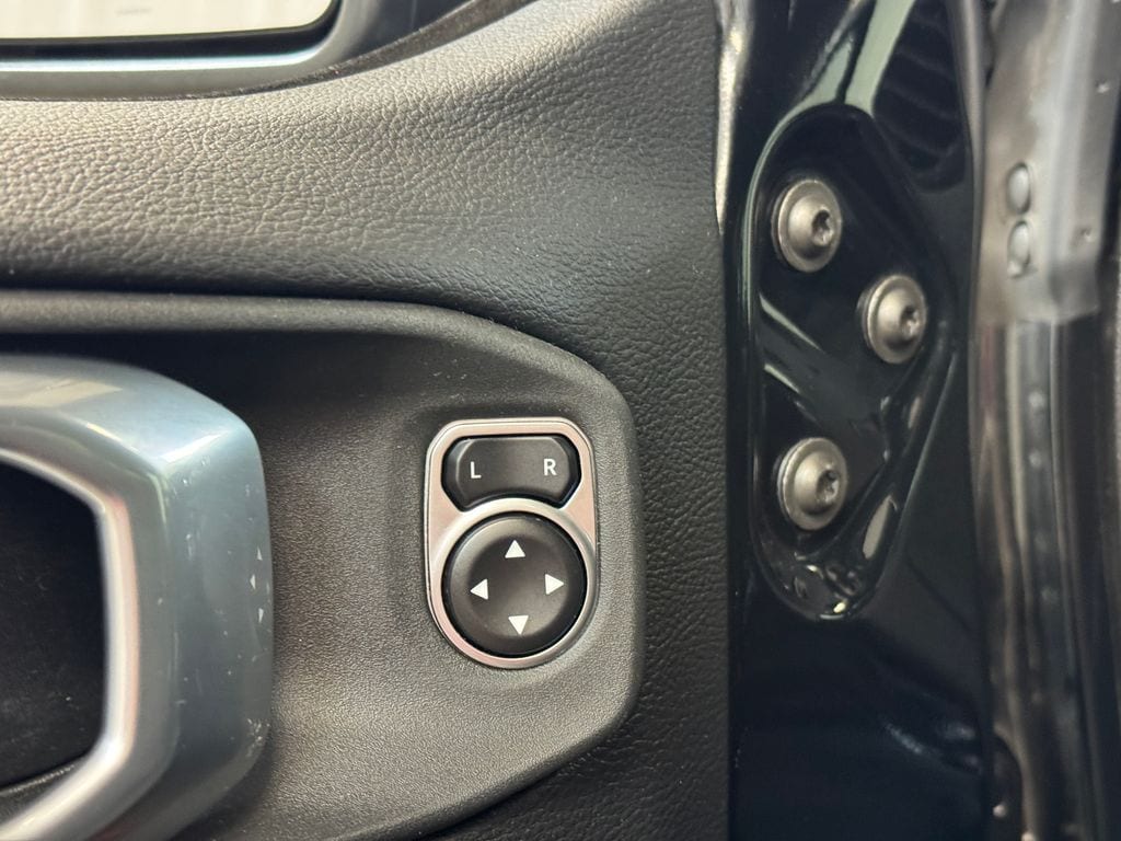 2021 Jeep Wrangler Unlimited Sahara - Photo 9