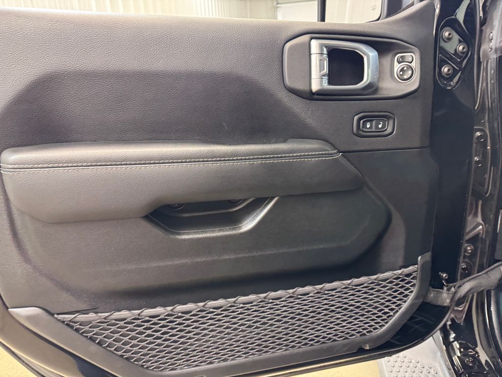 2021 Jeep Wrangler Unlimited Sahara - Photo 8