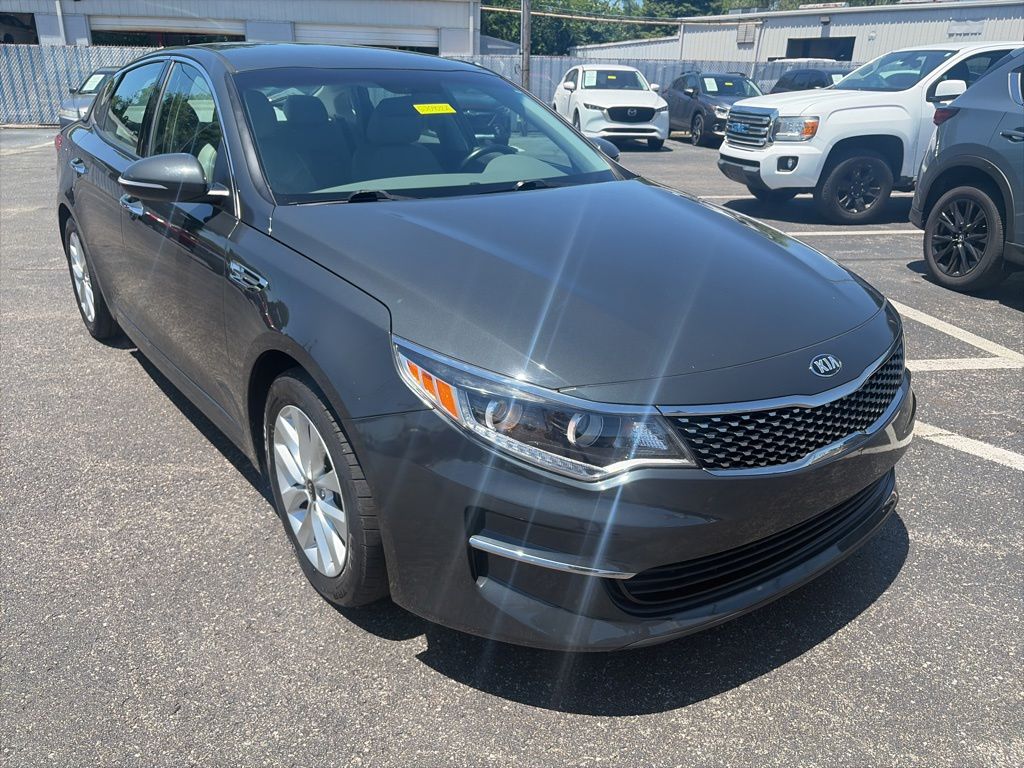 2016 Kia Optima EX AT's photo