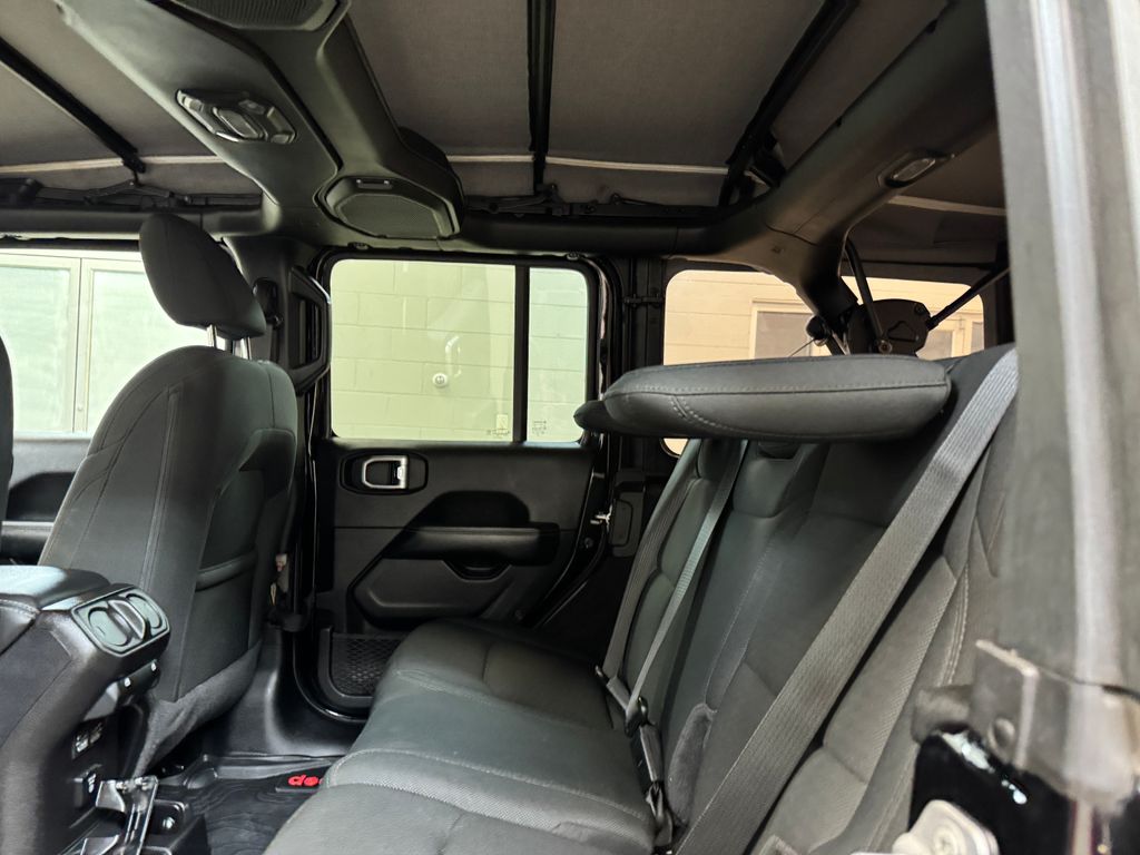 2021 Jeep Wrangler Unlimited Sahara - Photo 16