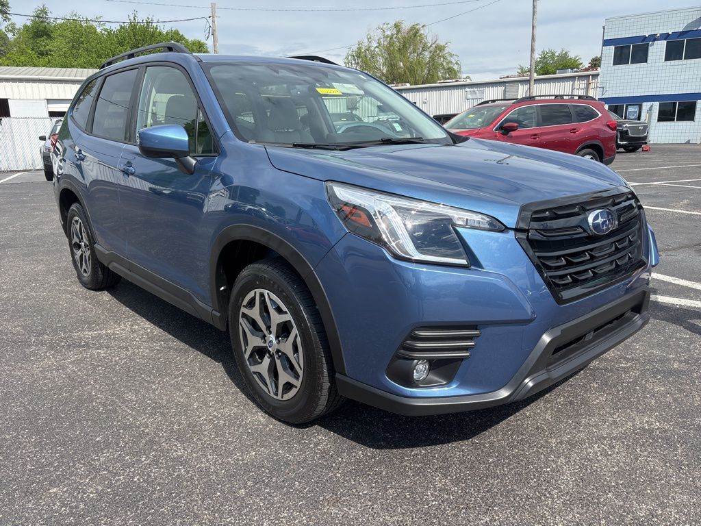 2024 Subaru Forester Premium's photo