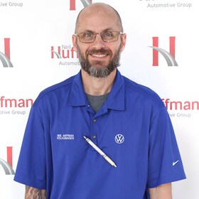 Staff member Mike King from ID_002399