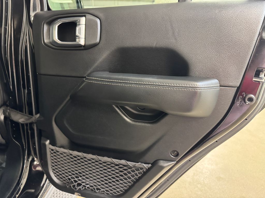 2021 Jeep Wrangler Unlimited Sahara - Photo 25