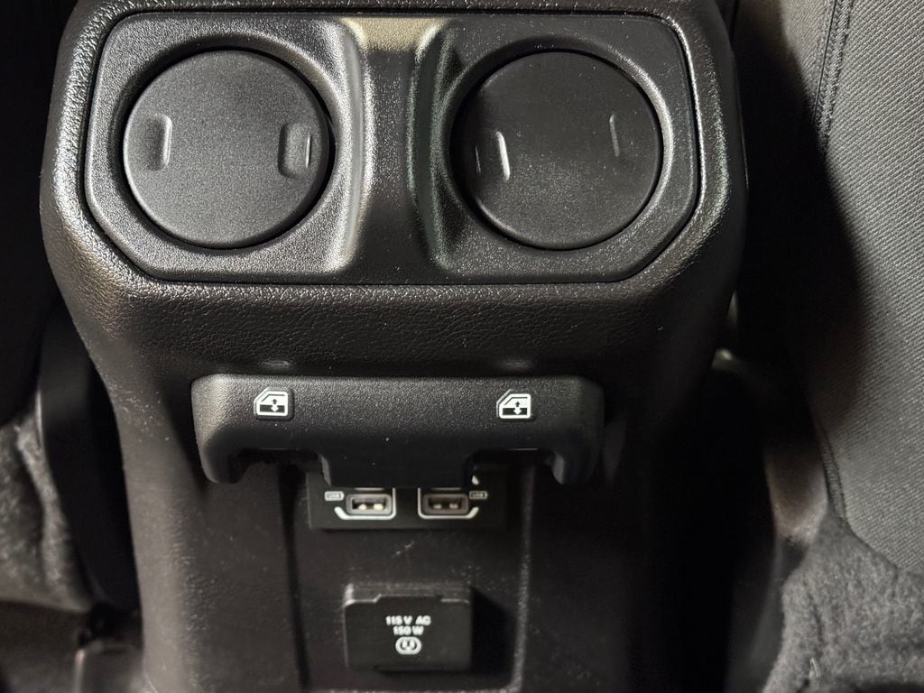 2021 Jeep Wrangler Unlimited Sahara - Photo 18