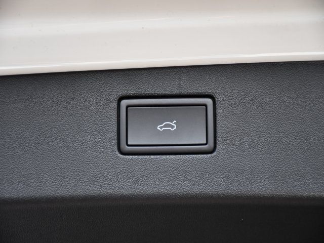 2025 Volkswagen Tiguan SE - Photo 26