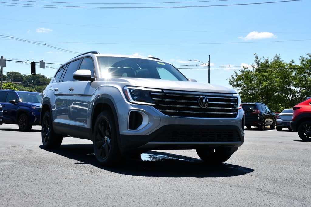 2026 Volkswagen Atlas SE w/Tech