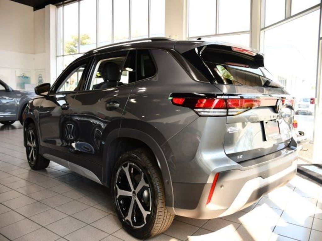 New 2026 Volkswagen Tiguan 2.0T SE SUV