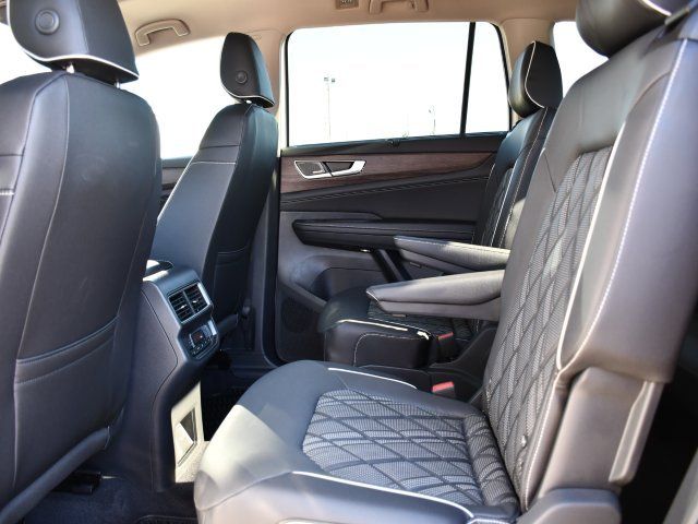 2026 Volkswagen Atlas SEL Premium R-Line - Photo 18