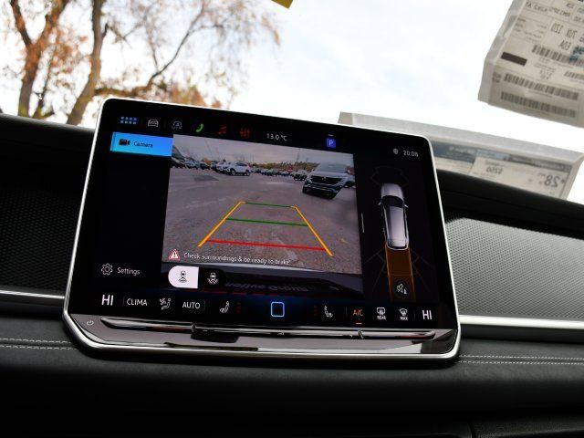 2026 Volkswagen Tiguan SE - Photo 14