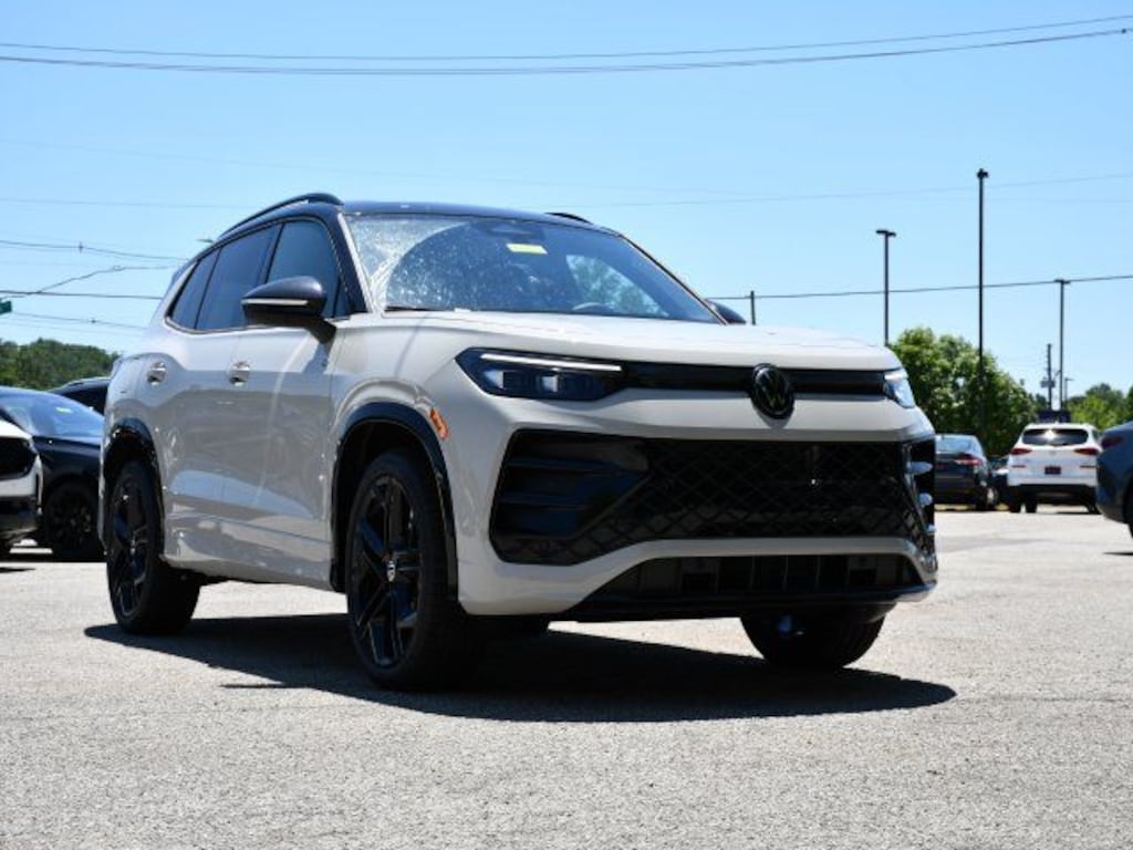 New 2026 Volkswagen Tiguan 2.0T SE R-Line Black SUV