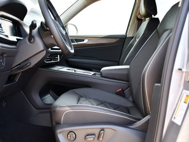 2026 Volkswagen Atlas SE - Photo 12