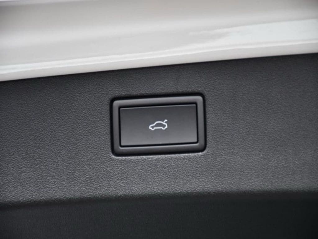 2025 Volkswagen Tiguan SE - Photo 27