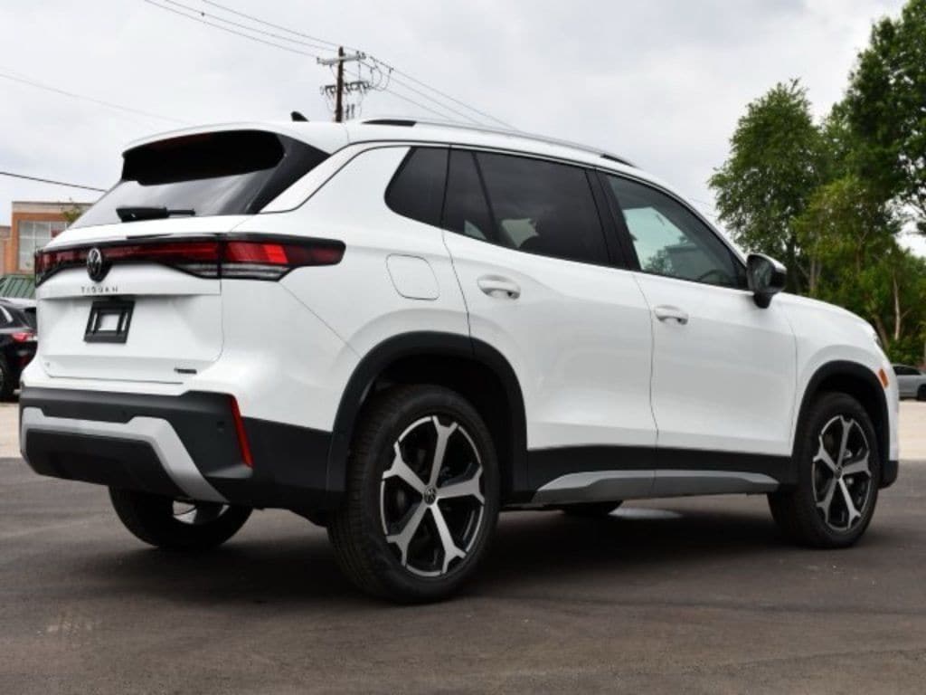 2025 Volkswagen Tiguan SE - Photo 7