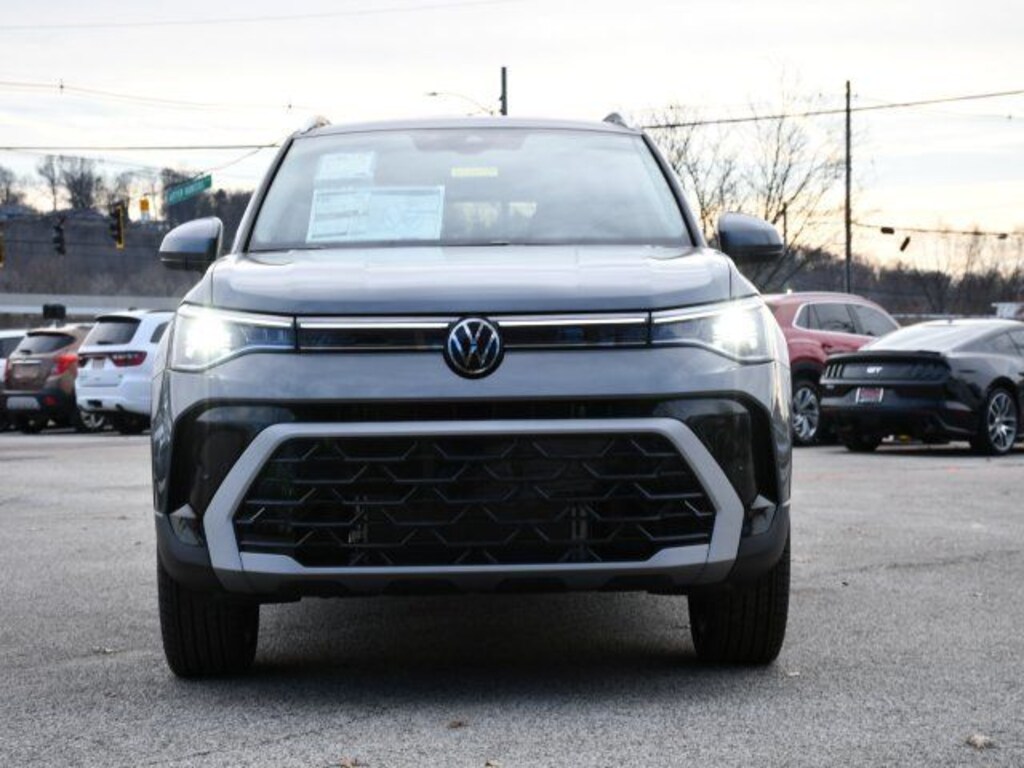 New 2026 Volkswagen Taos 1.5T SEL SUV
