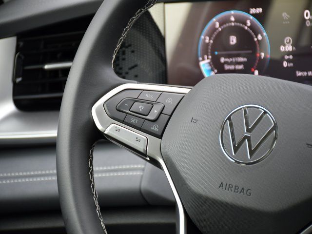 2026 Volkswagen Tiguan SE - Photo 21