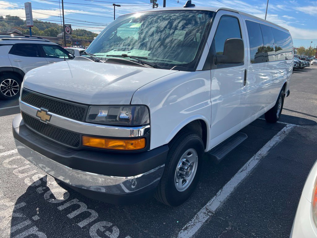 2025 Chevrolet Express Passenger