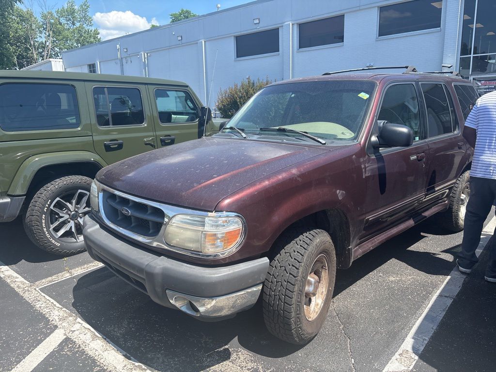 2000 Ford Explorer's photo