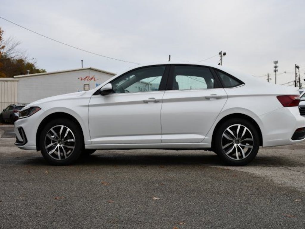 New 2026 Volkswagen Jetta 1.5T SE Sedan