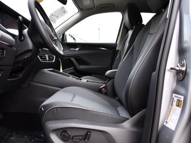 2026 Volkswagen Tiguan SE - Photo 12