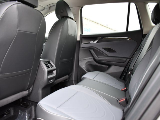 2026 Volkswagen Tiguan SE - Photo 16