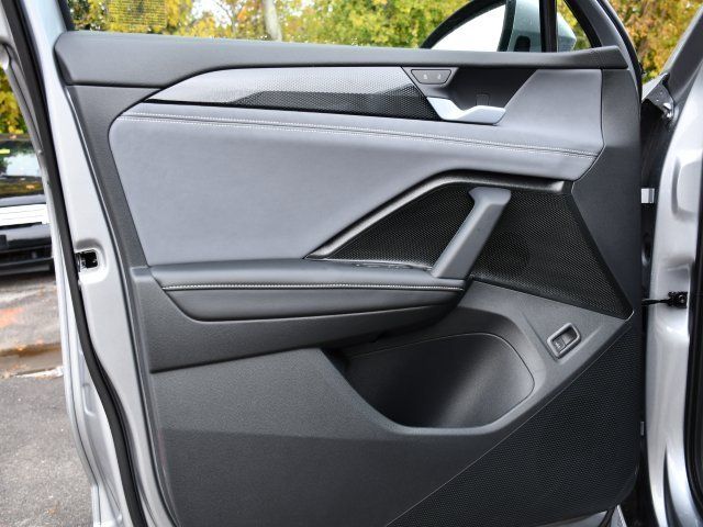 2026 Volkswagen Tiguan SE - Photo 10