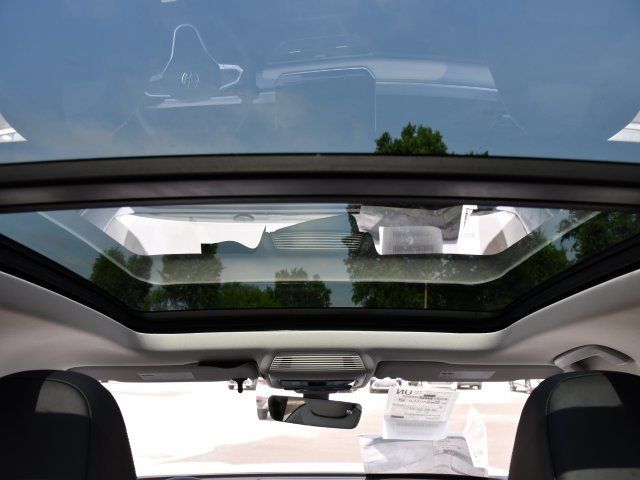 2025 Volkswagen Tiguan SE - Photo 24