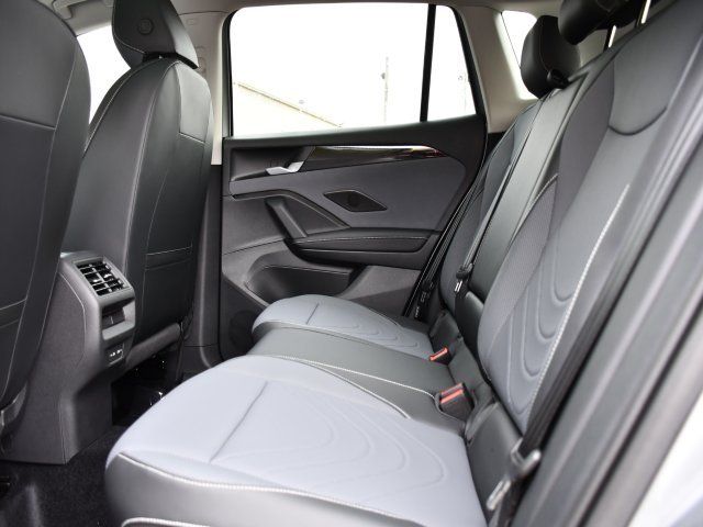 2026 Volkswagen Tiguan SE - Photo 15
