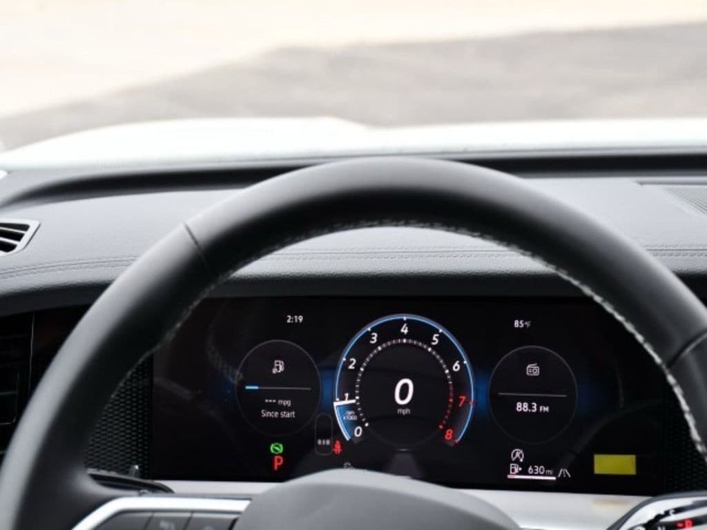 2025 Volkswagen Tiguan SE - Photo 25