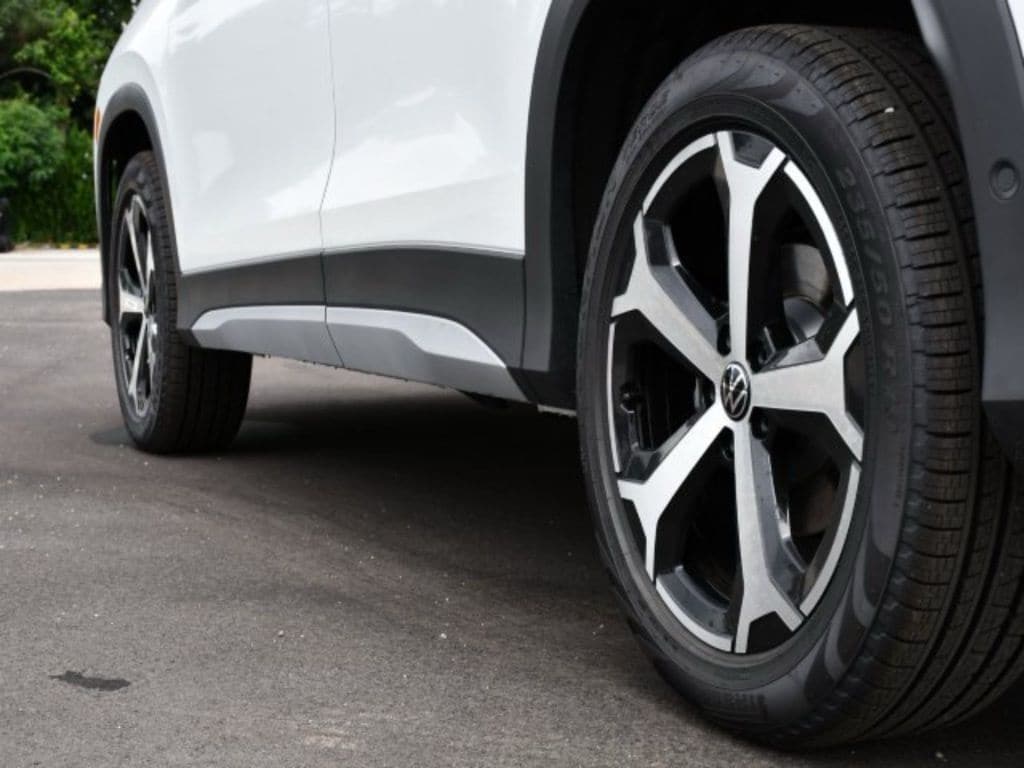 2025 Volkswagen Tiguan SE - Photo 9