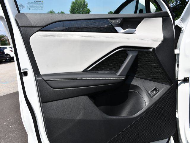 2025 Volkswagen Tiguan SE - Photo 10