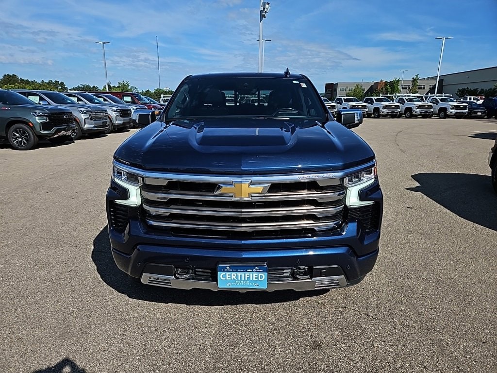 Certified 2022 Chevrolet Silverado 1500 High Country with VIN 1GCUDJET4NZ587384 for sale in Osseo, WI