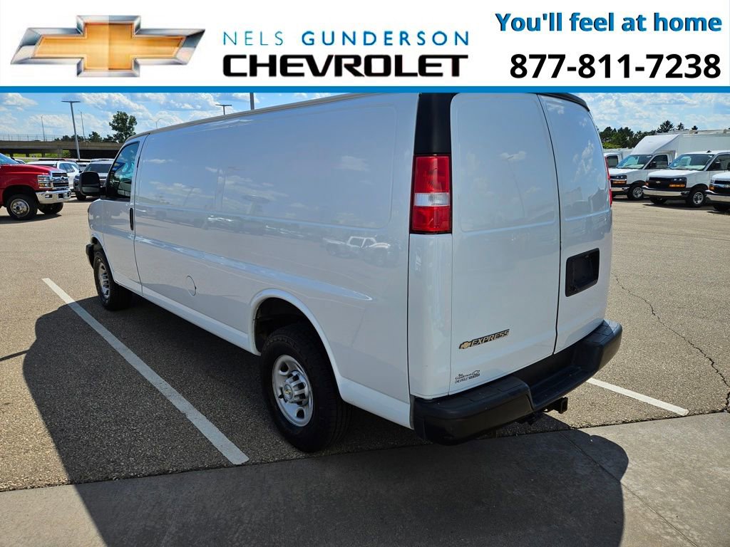 2022 Chevrolet Express Cargo 3500 Van photo 2