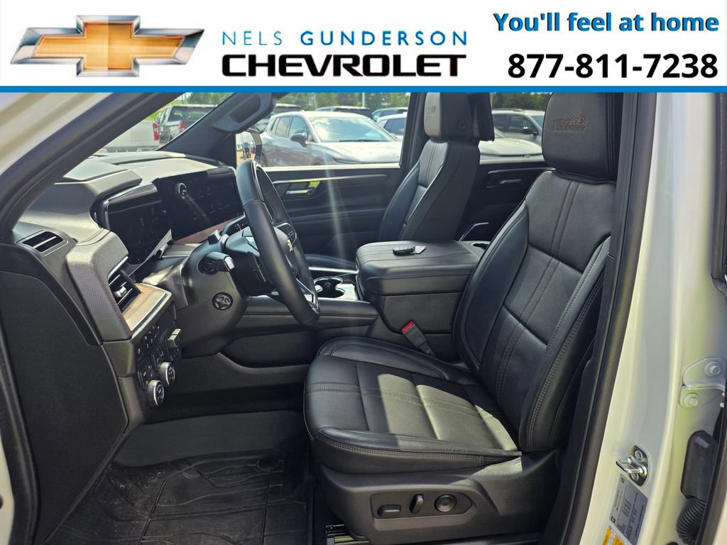2025 Chevrolet Suburban High Country - Photo 18