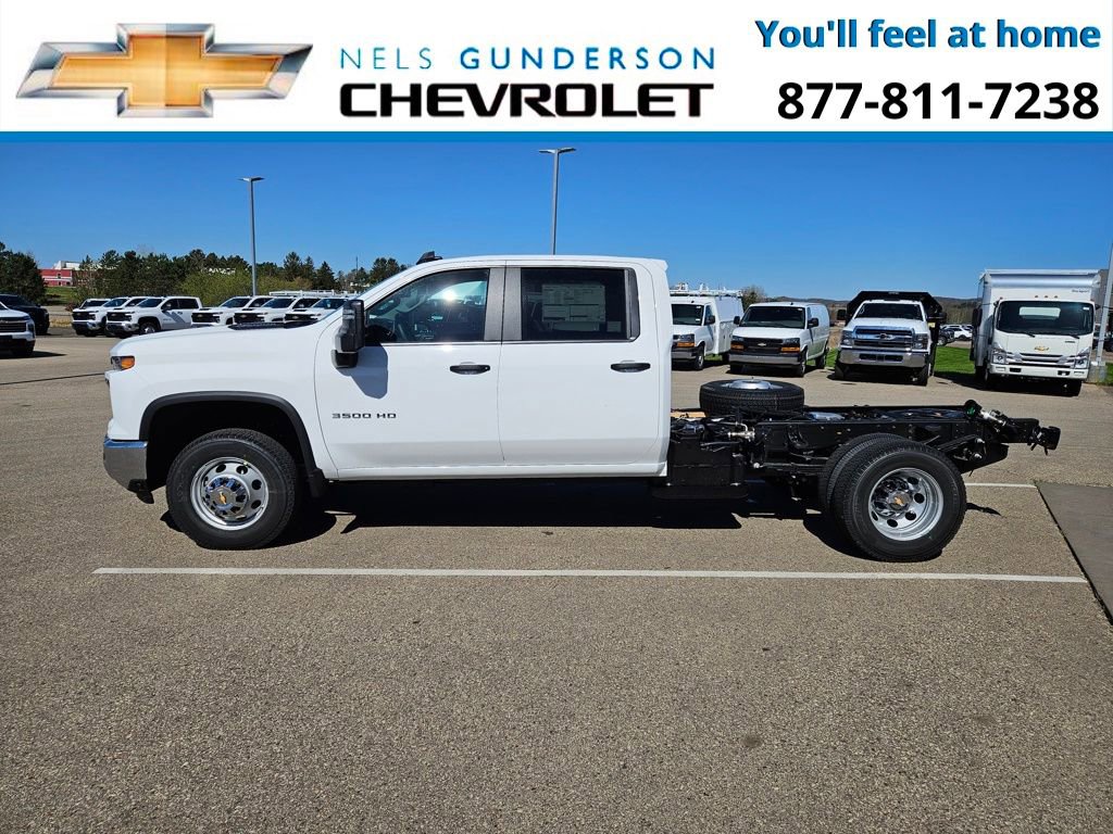 2025 Chevrolet Silverado 3500HD Work Truck photo 3