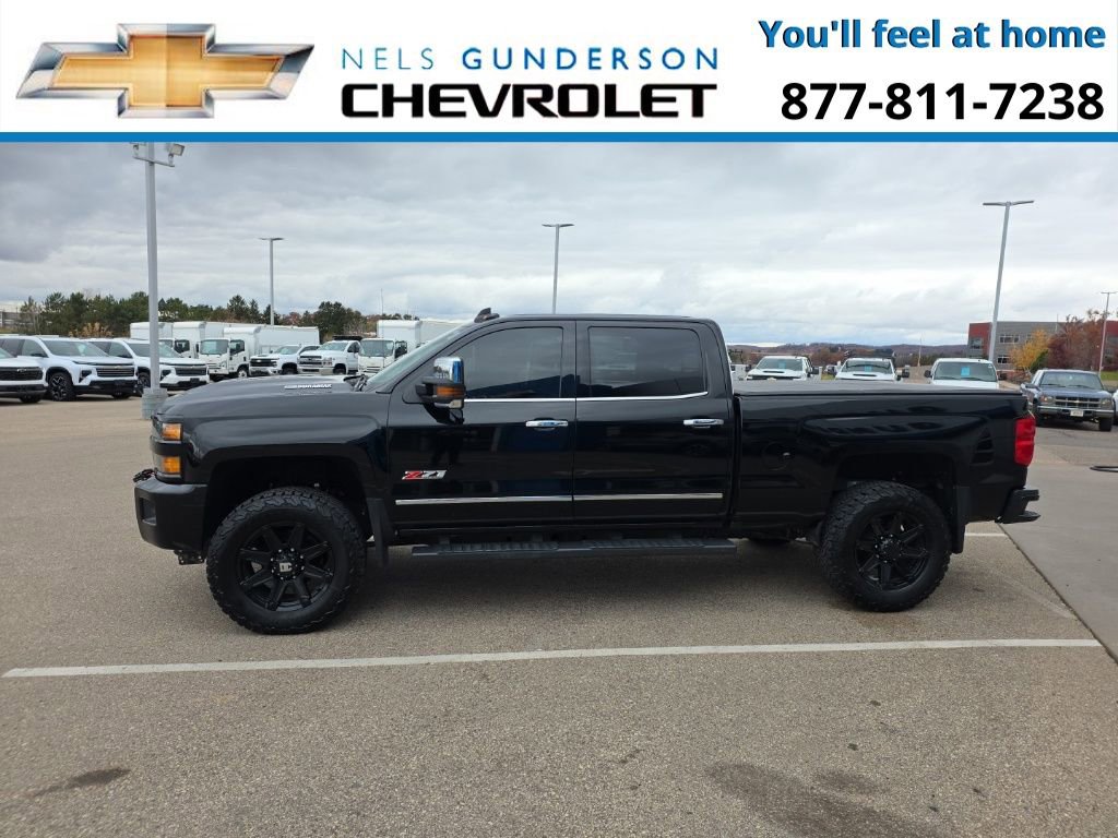 2017 Chevrolet Silverado 3500HD LTZ photo 4