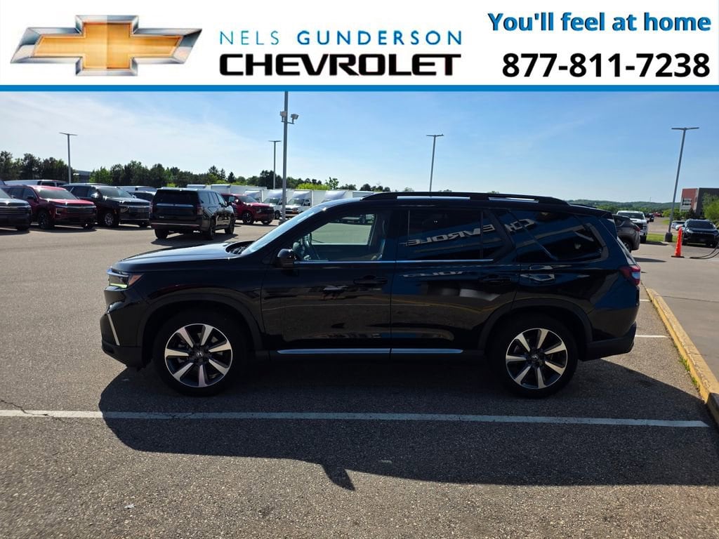 Used 2025 Honda Pilot Elite SUV