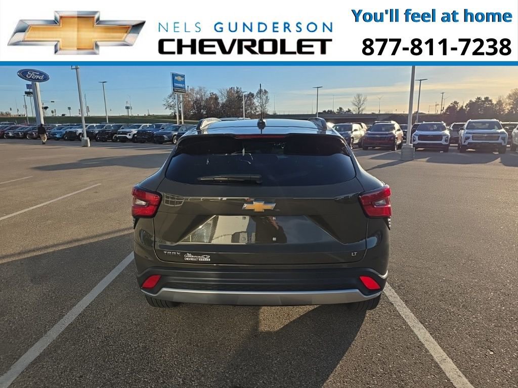 2024 Chevrolet Trax LT photo 4
