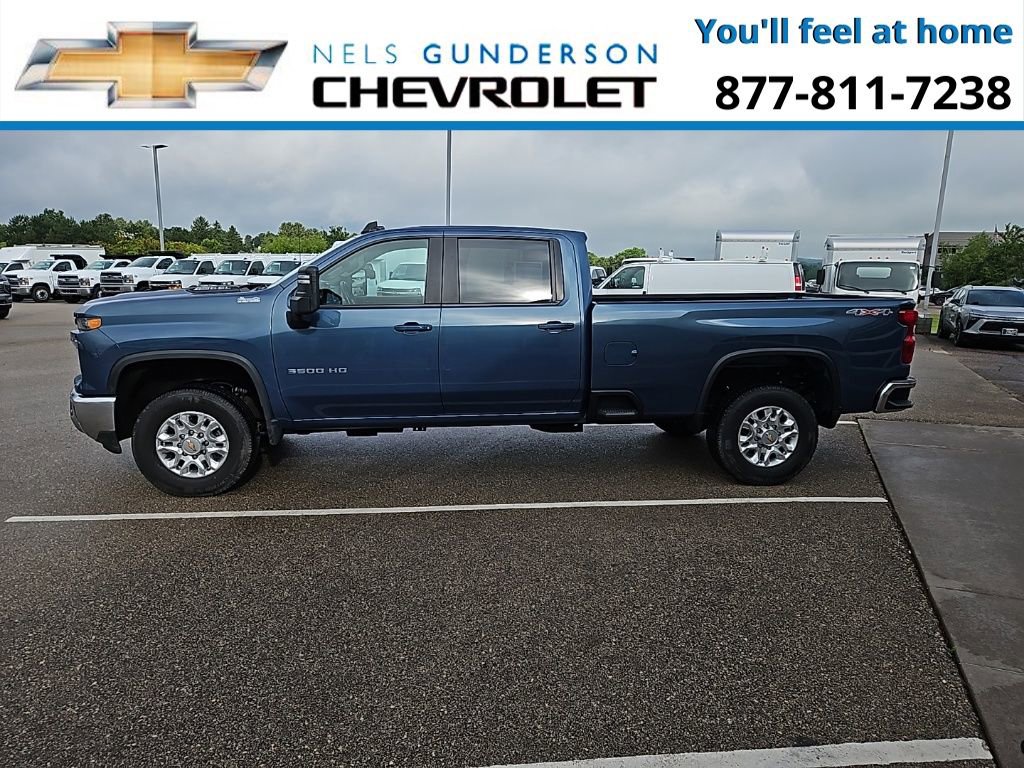 2025 Chevrolet Silverado 3500HD LT photo 3