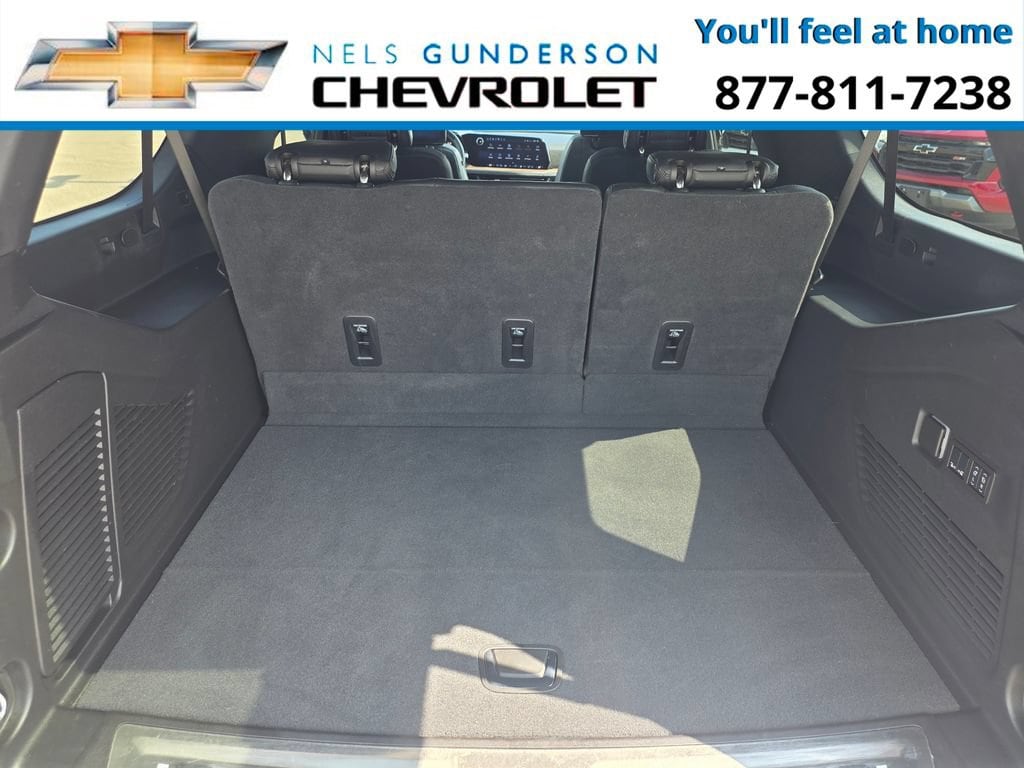 2025 Chevrolet Suburban High Country - Photo 9