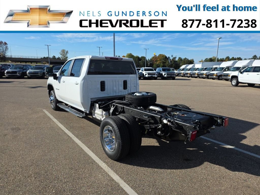 2026 Chevrolet Silverado 3500HD LT photo 4
