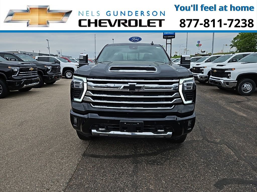 2025 Chevrolet Silverado 3500HD High Country photo 2