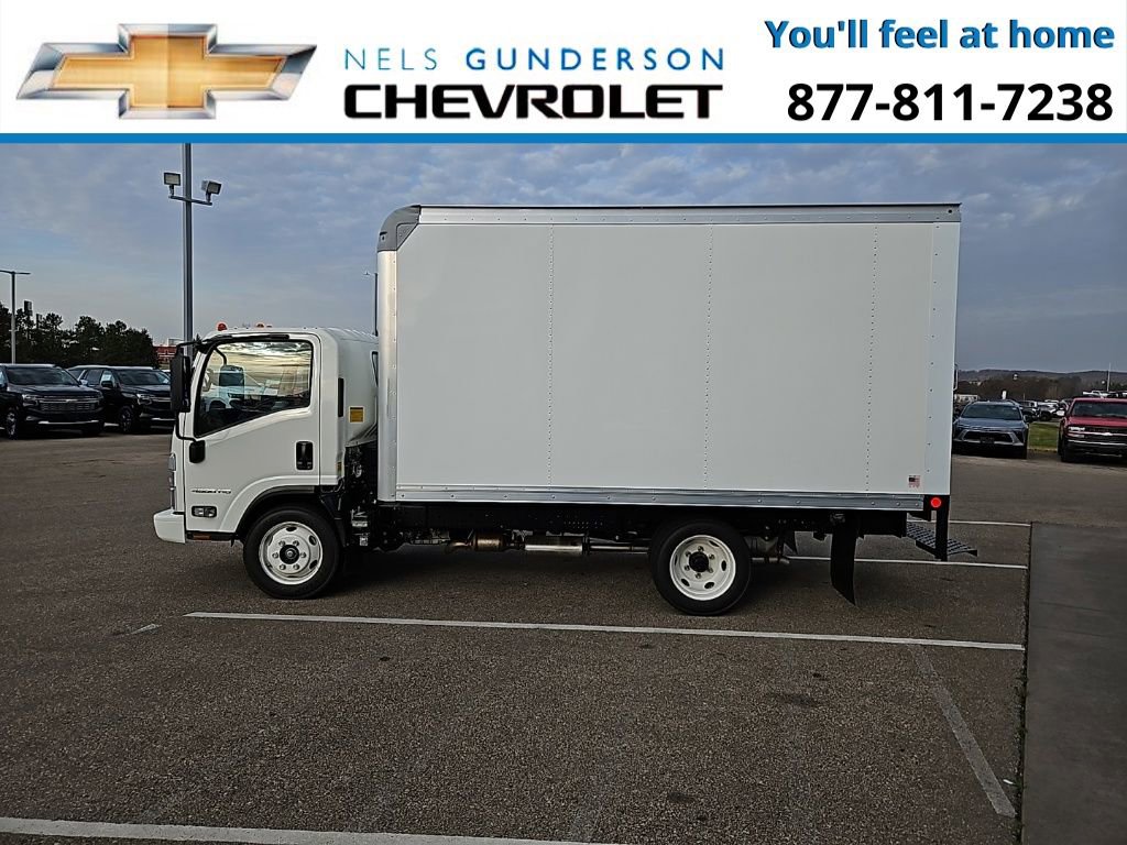 2025 Chevrolet Silverado 4500HD Base photo 3