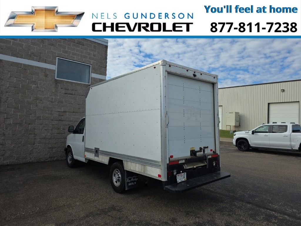 2018 Chevrolet Express 3500 Base Cutaway Van photo 2
