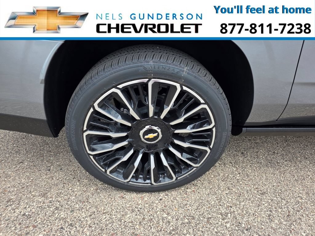 2026 Chevrolet Suburban High Country - Photo 9