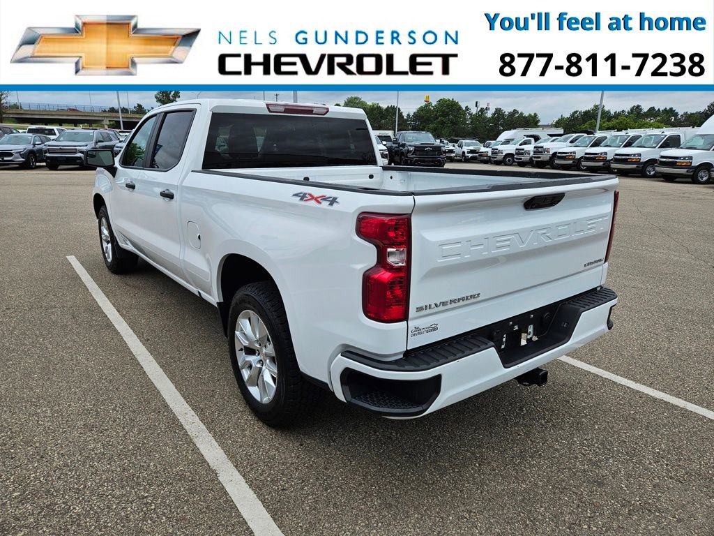 2023 Chevrolet Silverado 1500 Custom photo 3